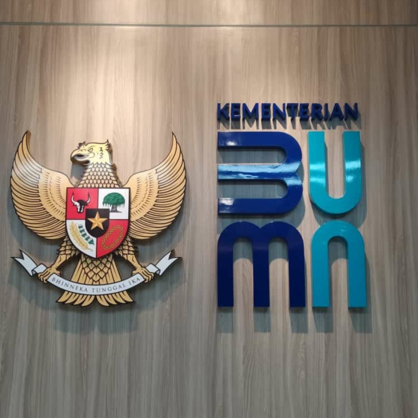 Portofolio huruf timbul dinamik advertising