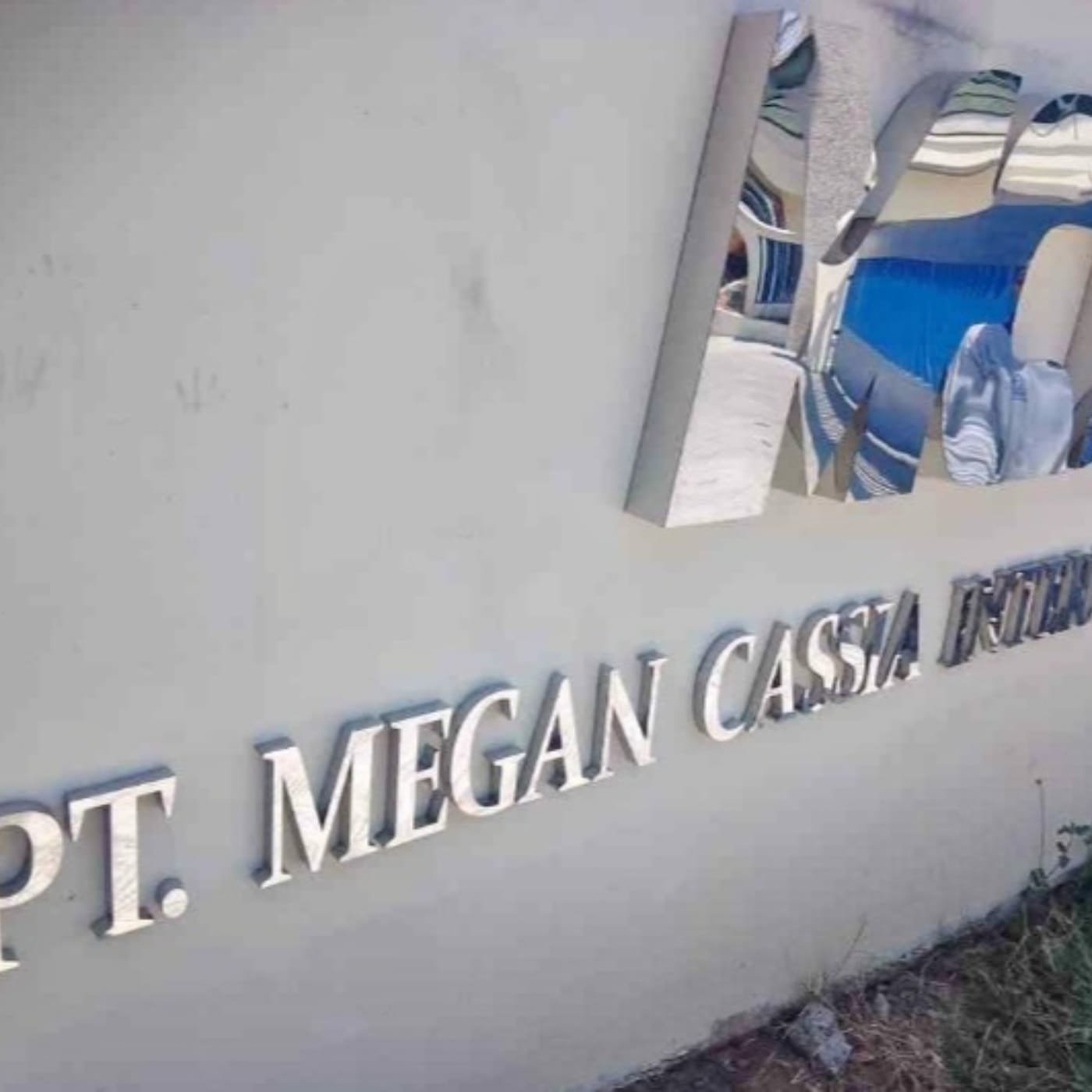 Portofolio huruf timbul stenlis