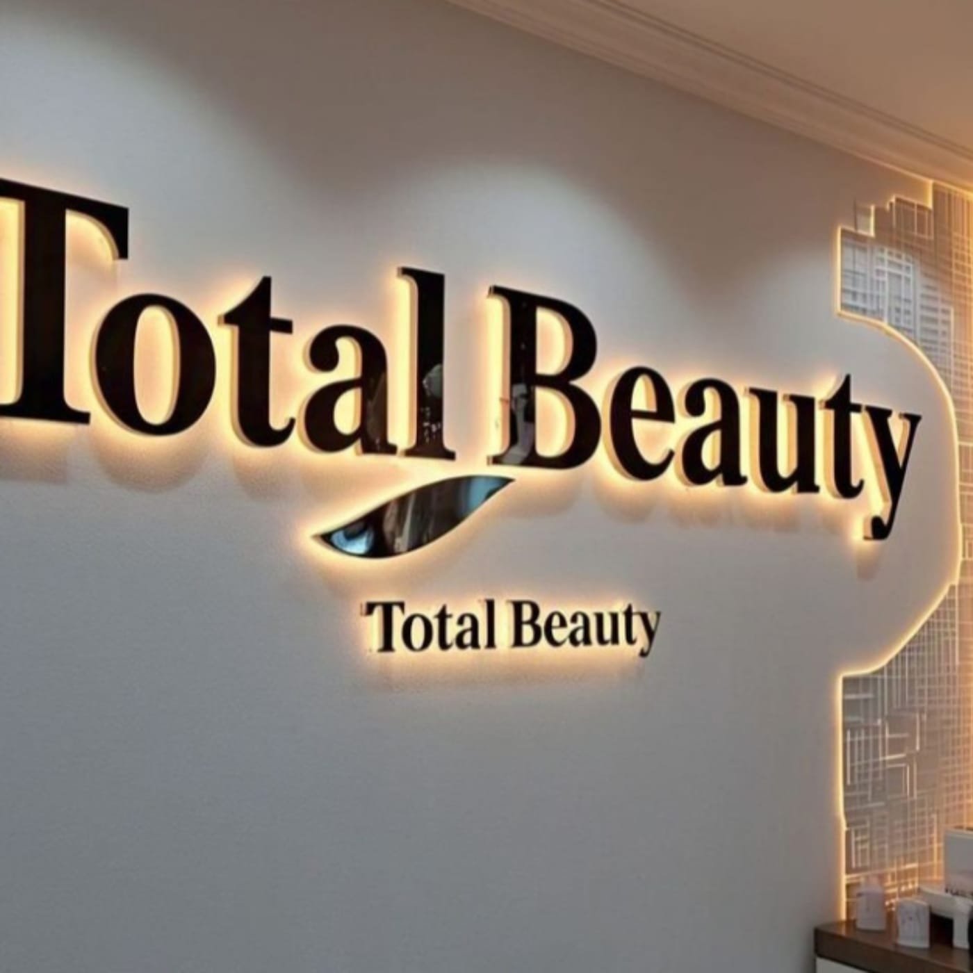 Portofolio huruf timbul estetik minimalis